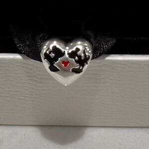 DISNEY PANDORA ORIGINAL THEME PARK EXCLUSIVE MICKEY & MINNIE KISS